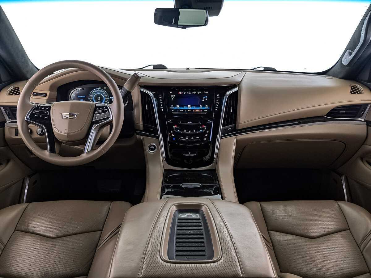 Купить Cadillac Escalade с пробегом. Фото: #9
