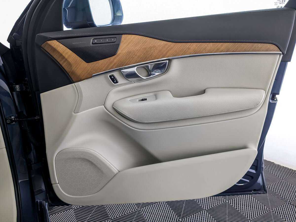 Купить Volvo XC90 с пробегом. Фото: #19