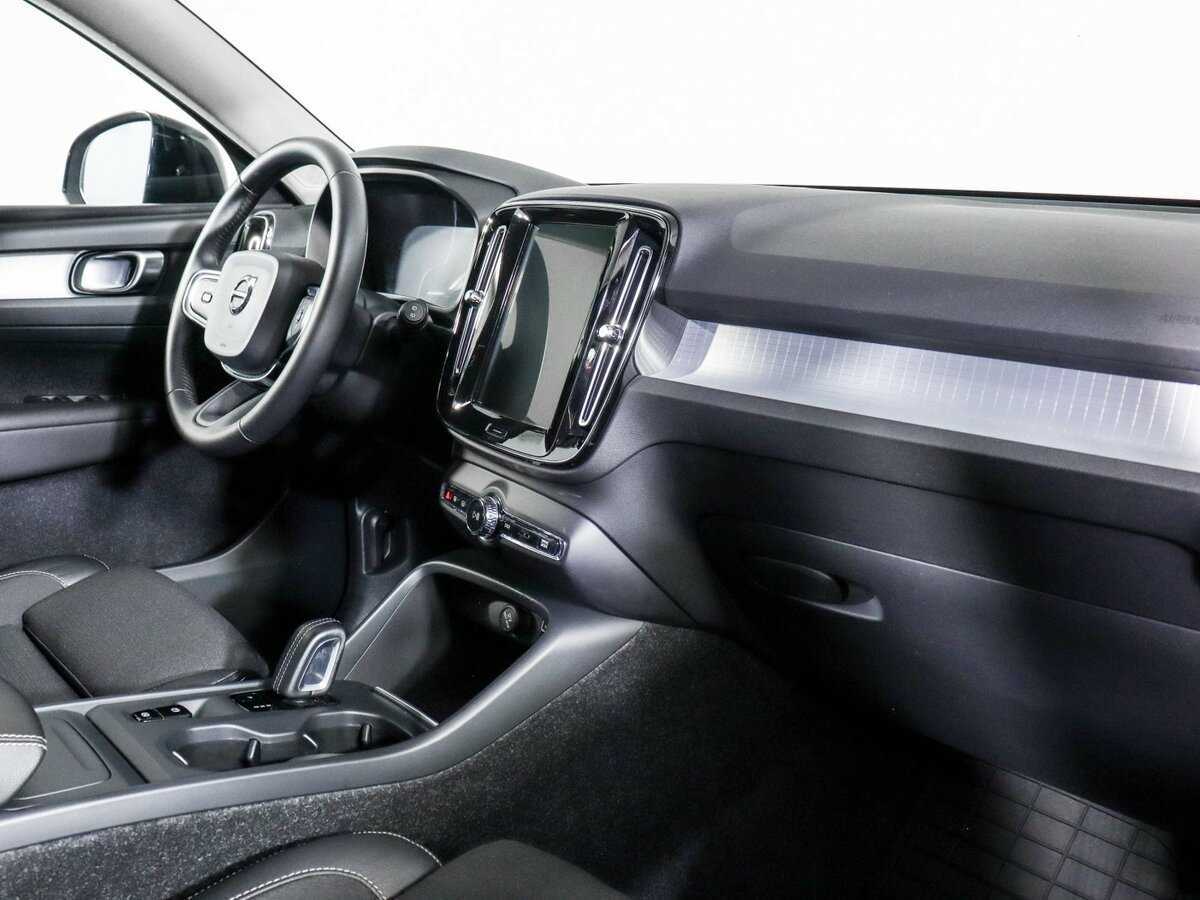 Купить Volvo XC40 с пробегом. Фото: #5
