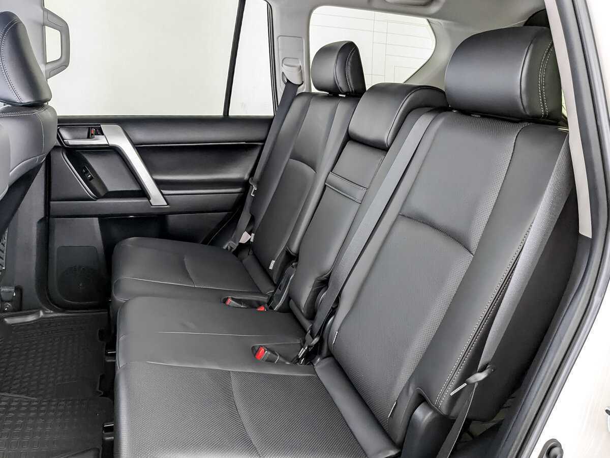 Купить Toyota Land Cruiser Prado с пробегом. Фото: #11