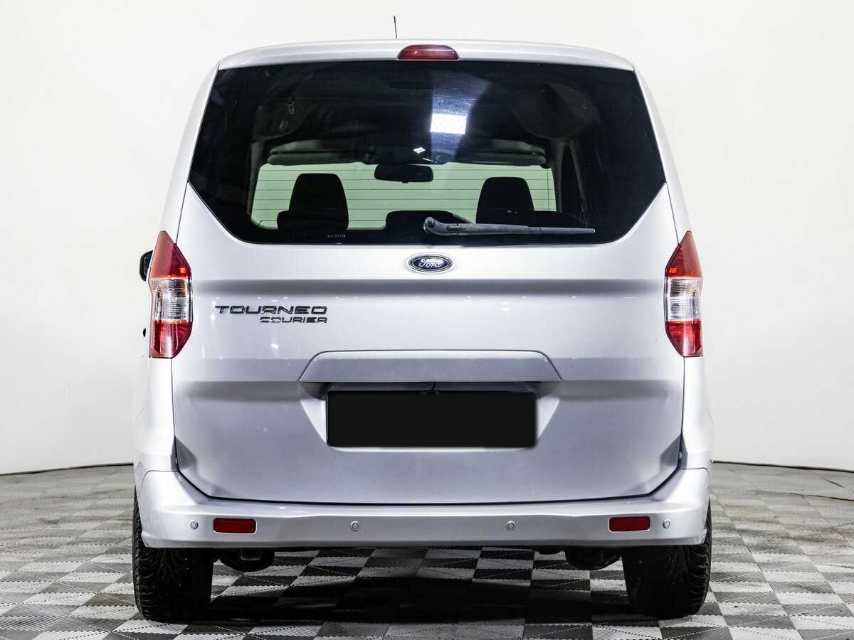 Купить Ford Tourneo Courier с пробегом. Фото: #4