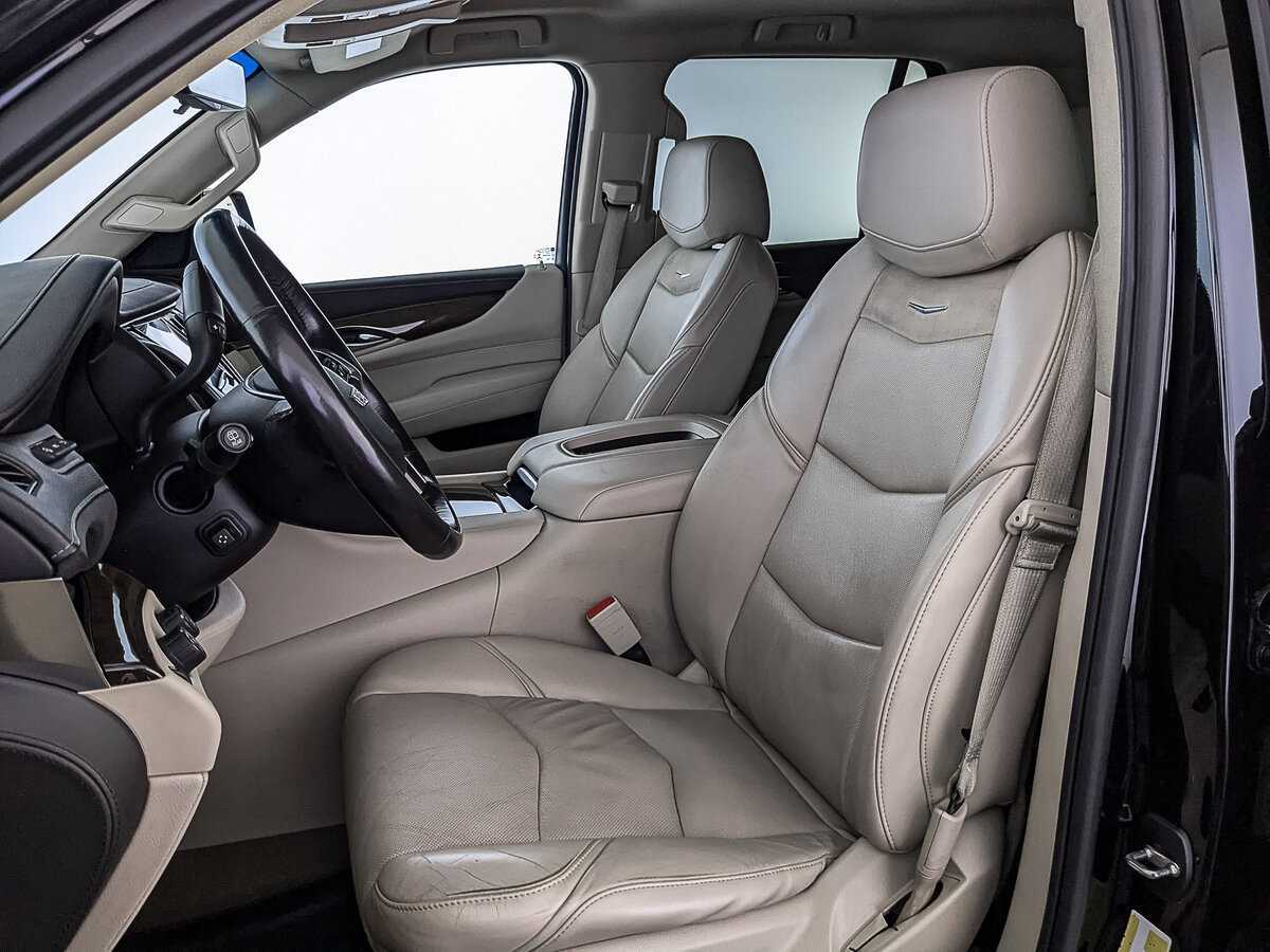 Купить Cadillac Escalade с пробегом. Фото: #19