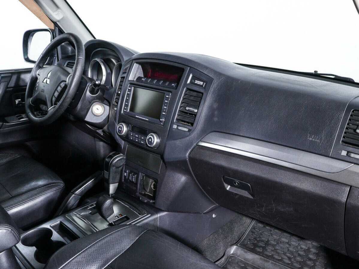 Купить Mitsubishi Pajero с пробегом. Фото: #6