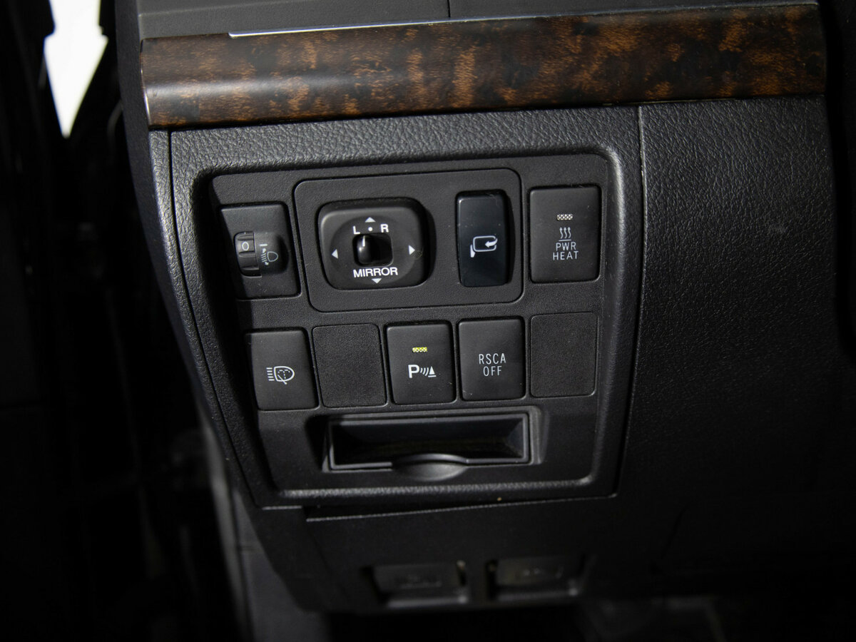 Купить Toyota Land Cruiser с пробегом. Фото: #10