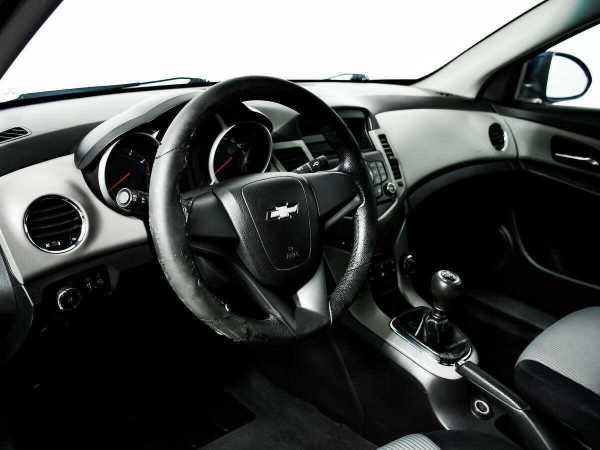 Купить Chevrolet Cruze с пробегом. Фото: #12