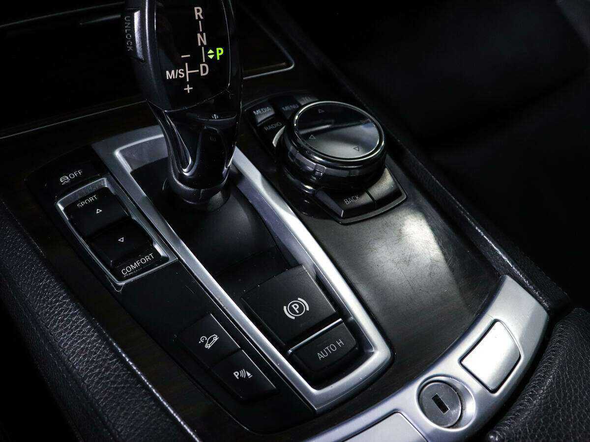 Купить BMW 7 серии с пробегом. Фото: #17