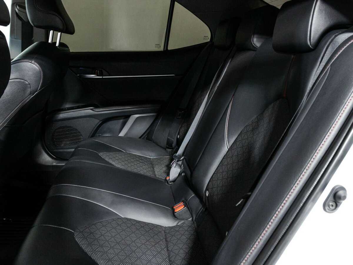 Купить Toyota Camry с пробегом. Фото: #9