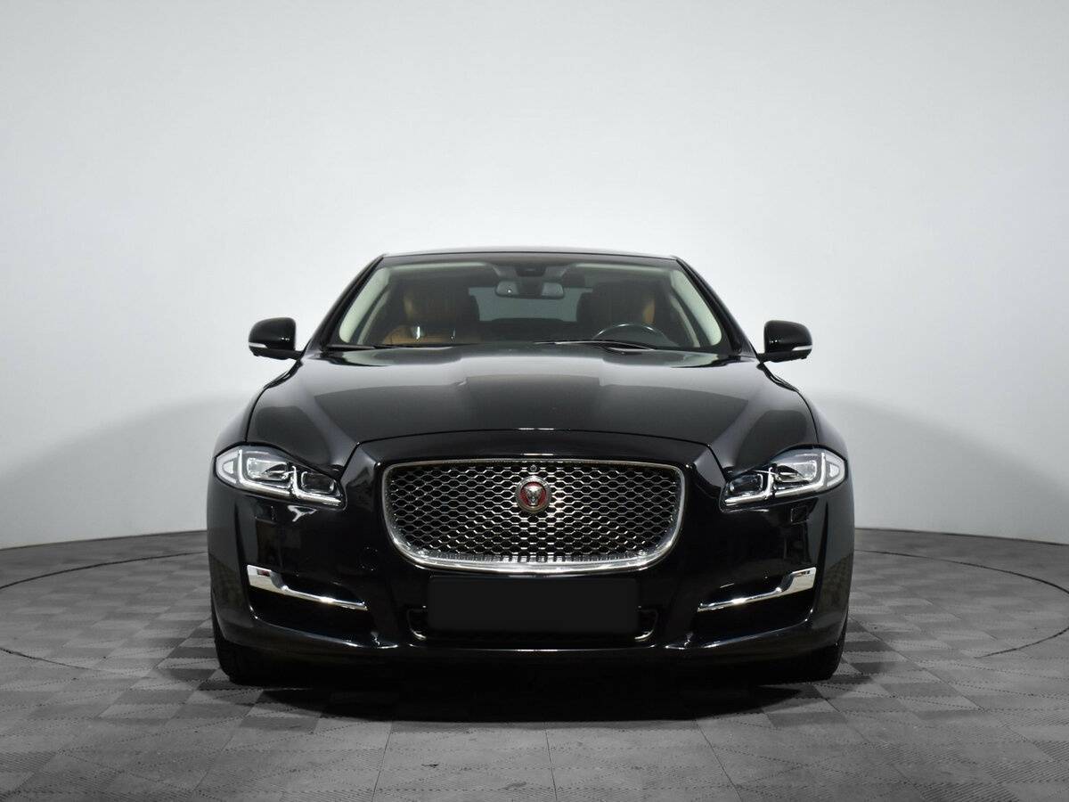 Купить Jaguar XJ с пробегом. Фото: #1