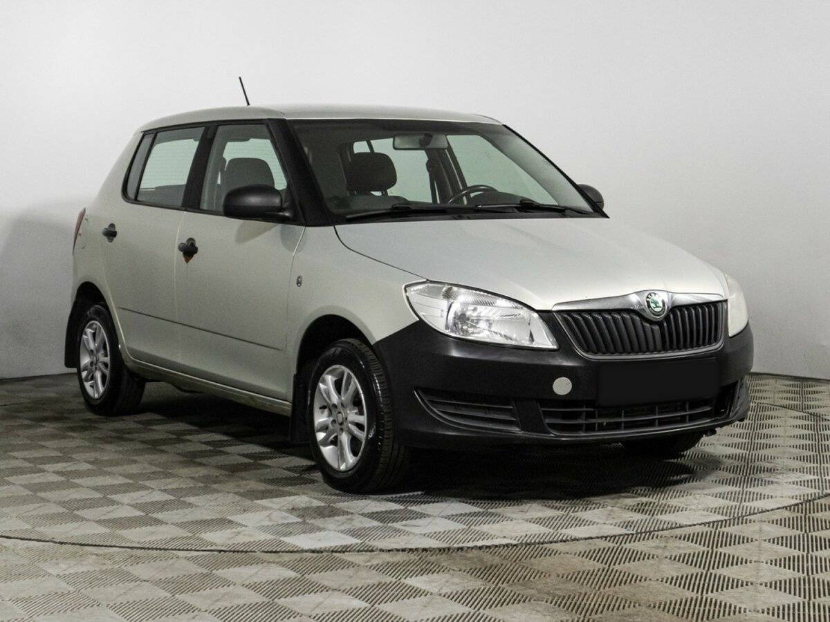 Купить Skoda Fabia с пробегом. Фото: #2