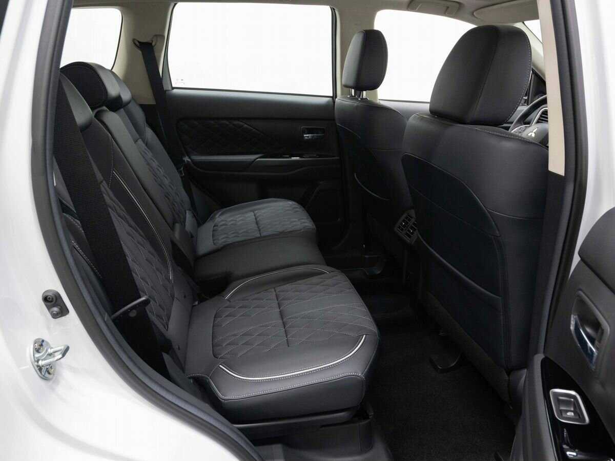 Купить Mitsubishi Outlander с пробегом. Фото: #12