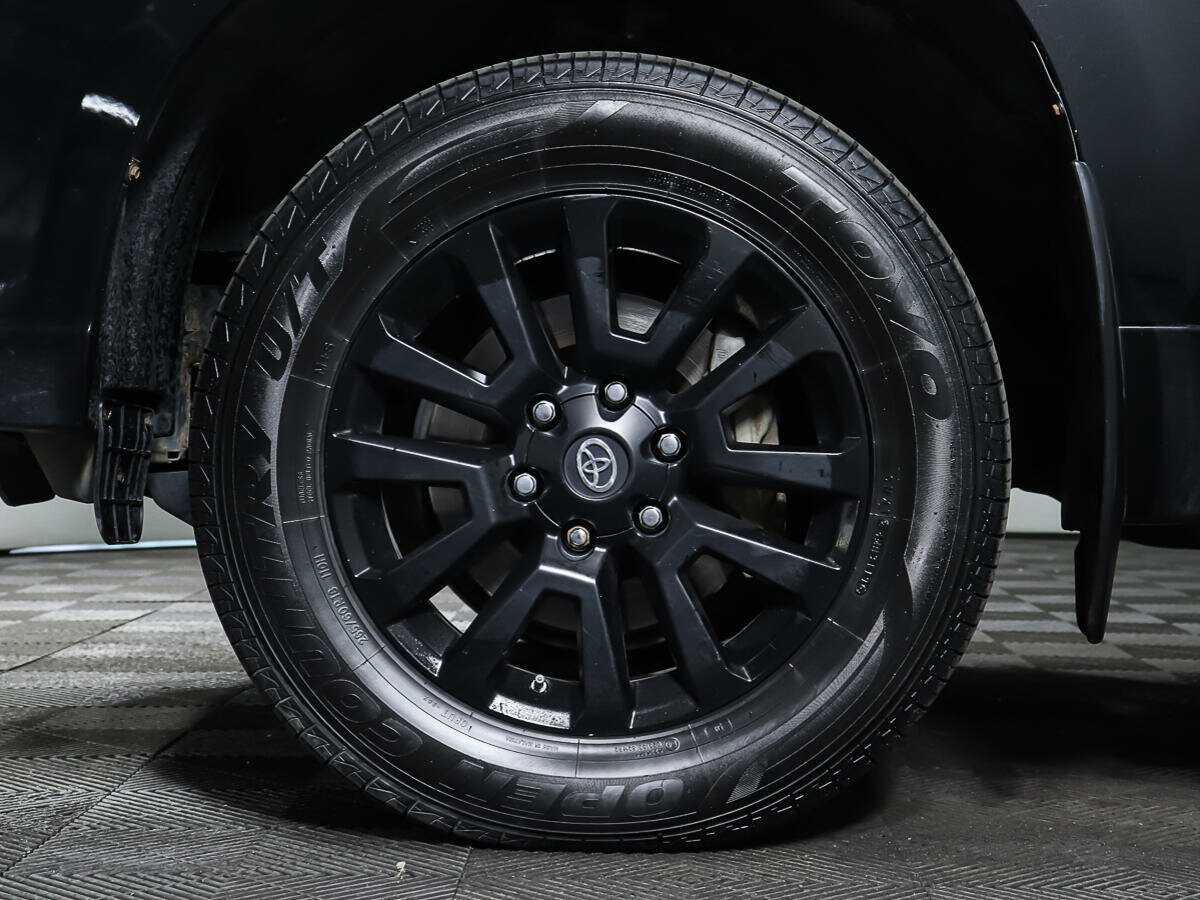Купить Toyota Land Cruiser Prado с пробегом. Фото: #17