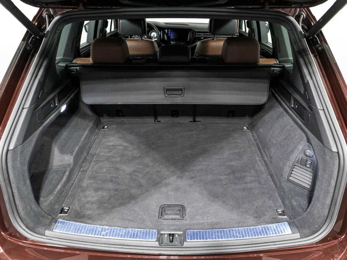 Купить Volkswagen Touareg с пробегом. Фото: #14