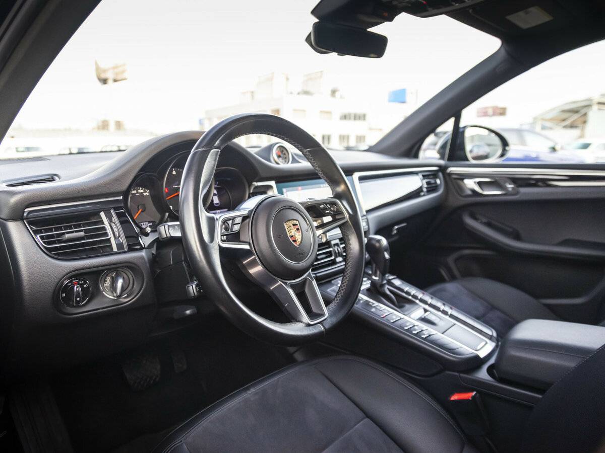 Купить Porsche Macan с пробегом. Фото: #10