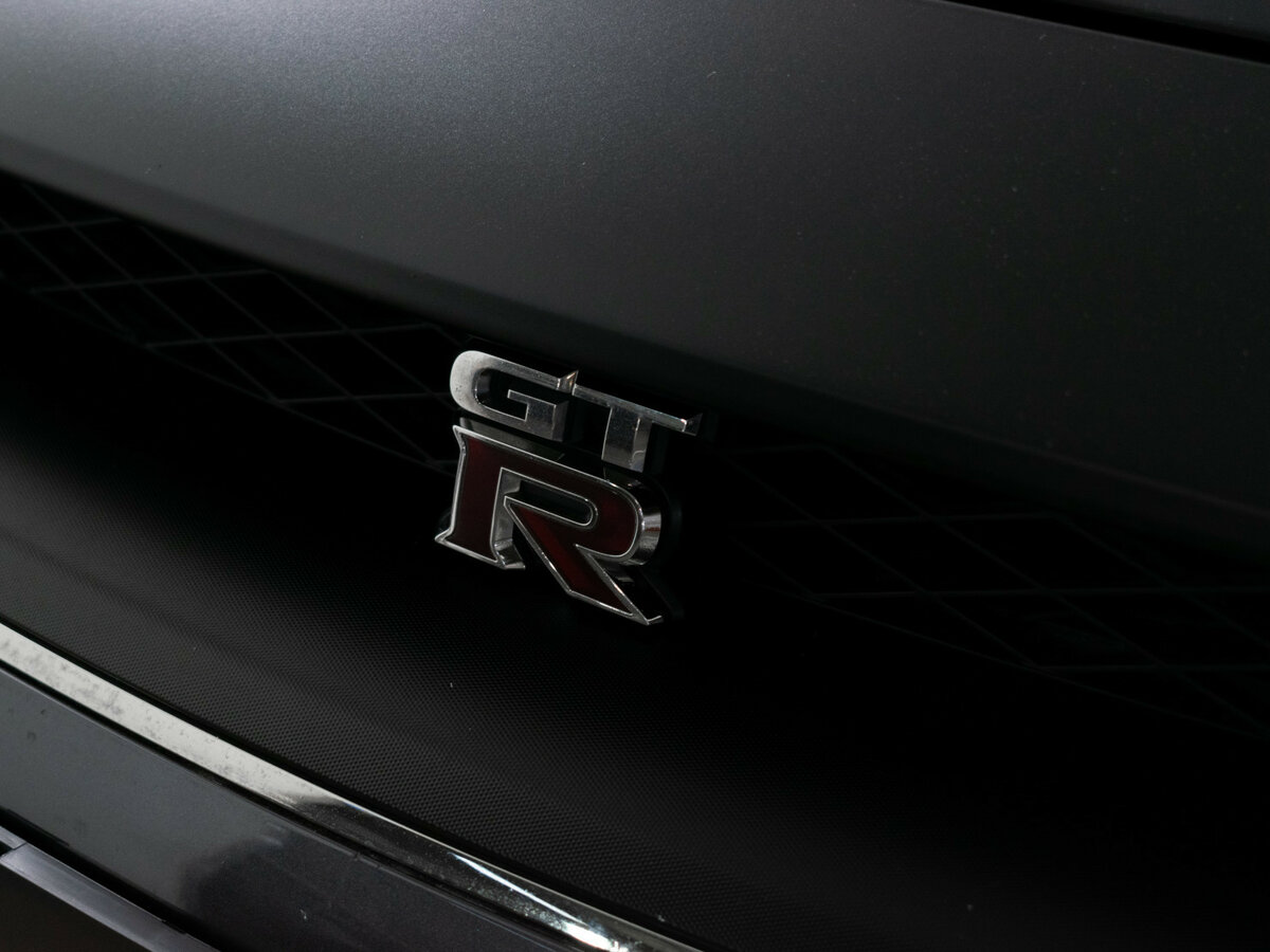 Купить Nissan GT-R с пробегом. Фото: #17