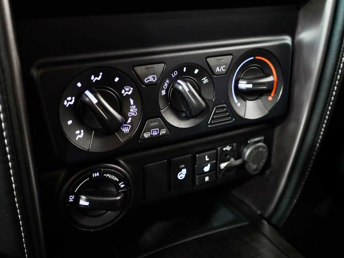 Купить Toyota Fortuner с пробегом. Фото: #15