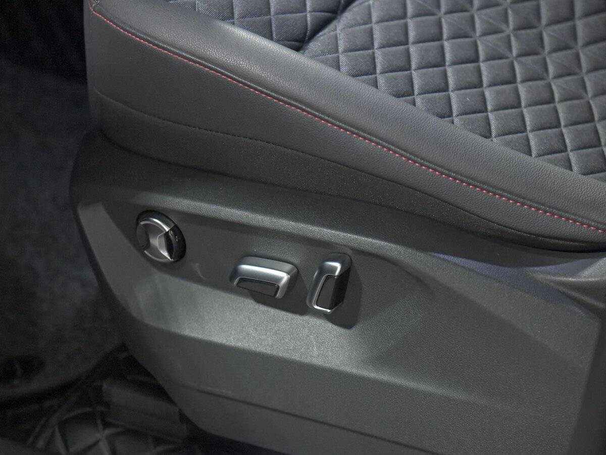 Купить Volkswagen Teramont с пробегом. Фото: #15