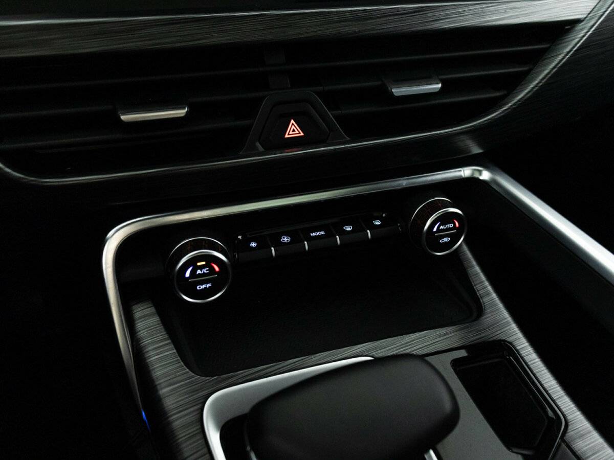 Купить Geely Tugella с пробегом. Фото: #17