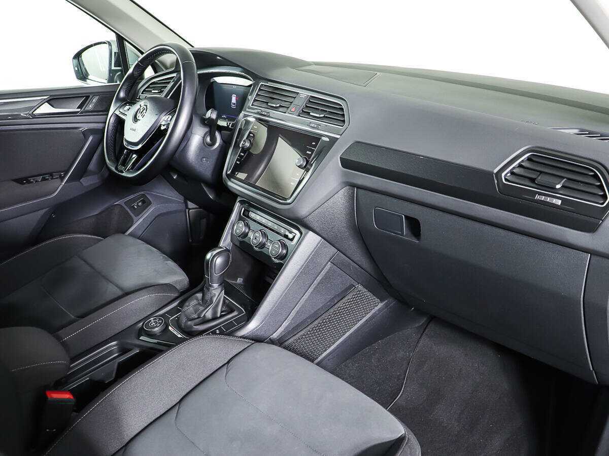 Купить Volkswagen Tiguan с пробегом. Фото: #8