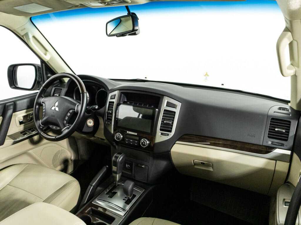 Купить Mitsubishi Pajero с пробегом. Фото: #8
