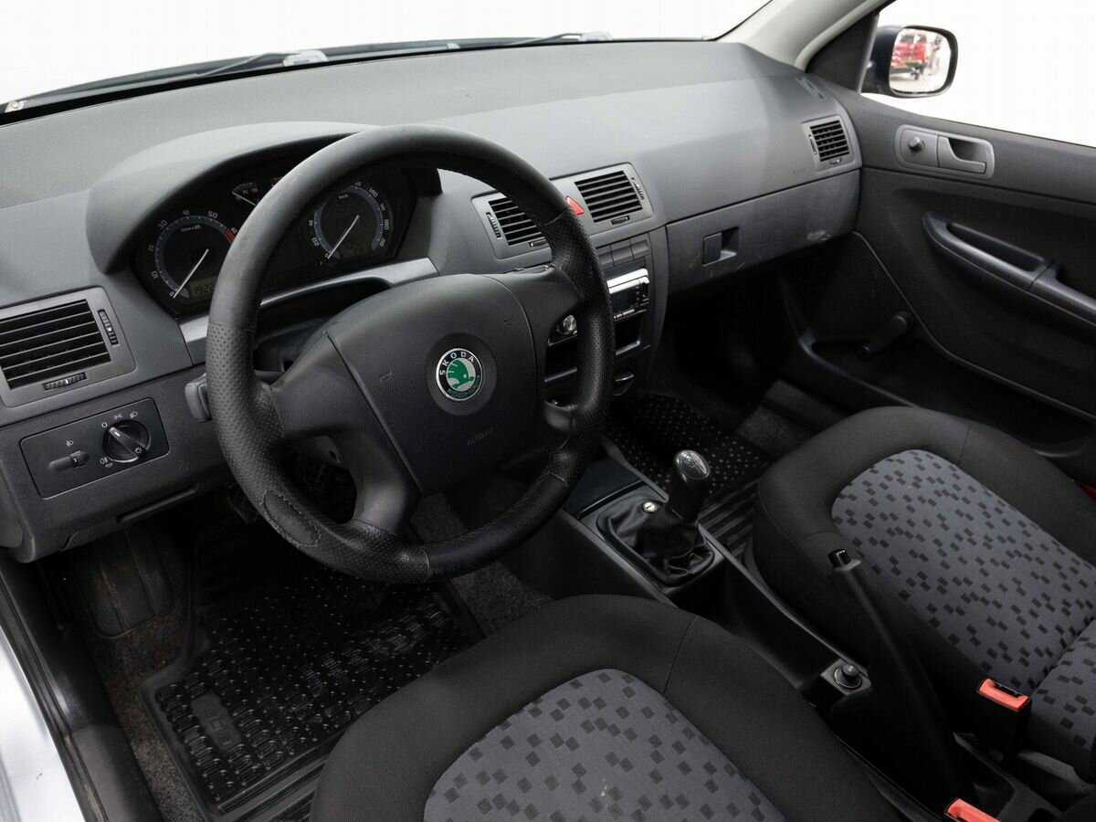 Купить Skoda Fabia с пробегом. Фото: #6