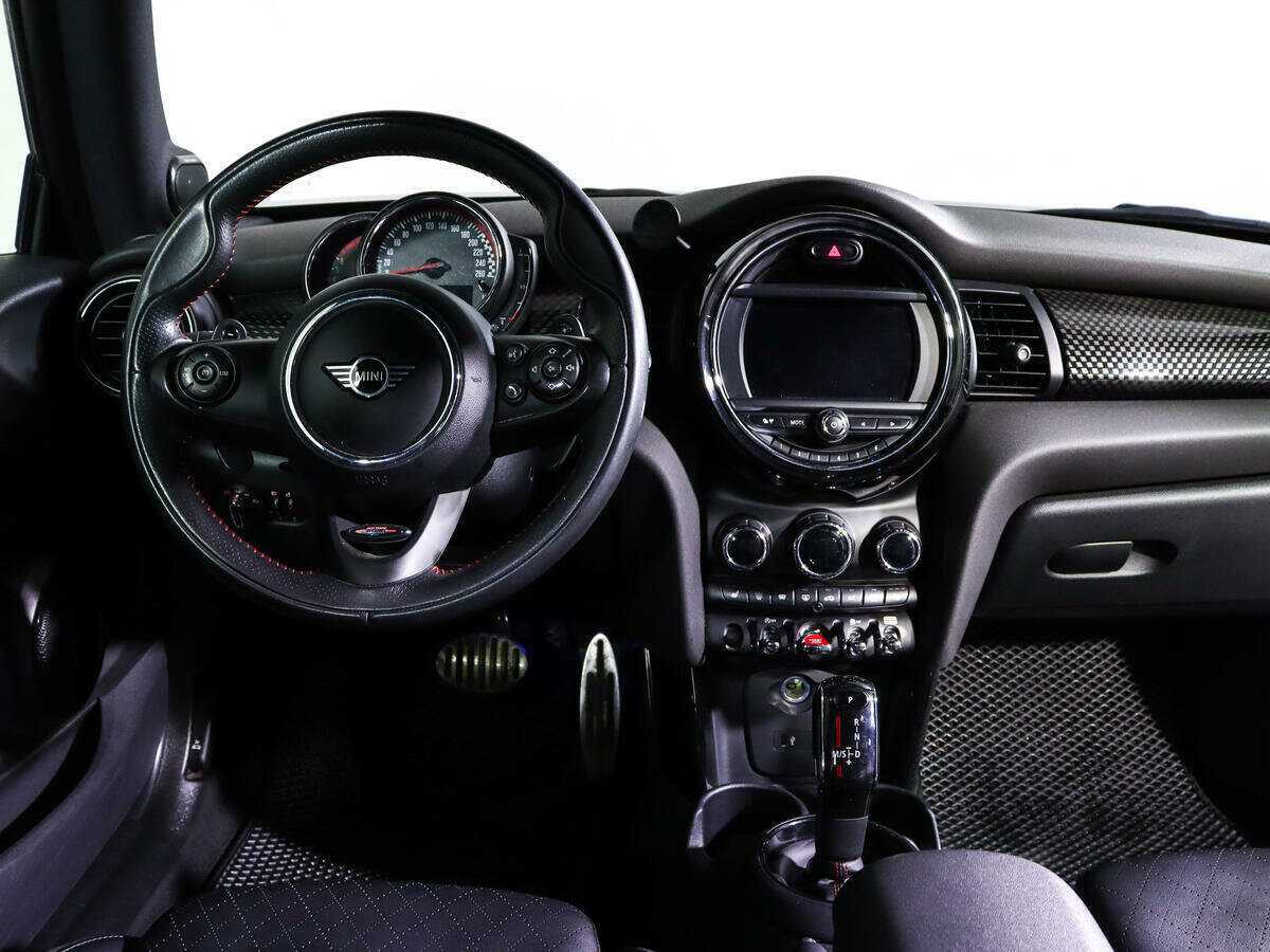 Купить Mini Hatch с пробегом. Фото: #9