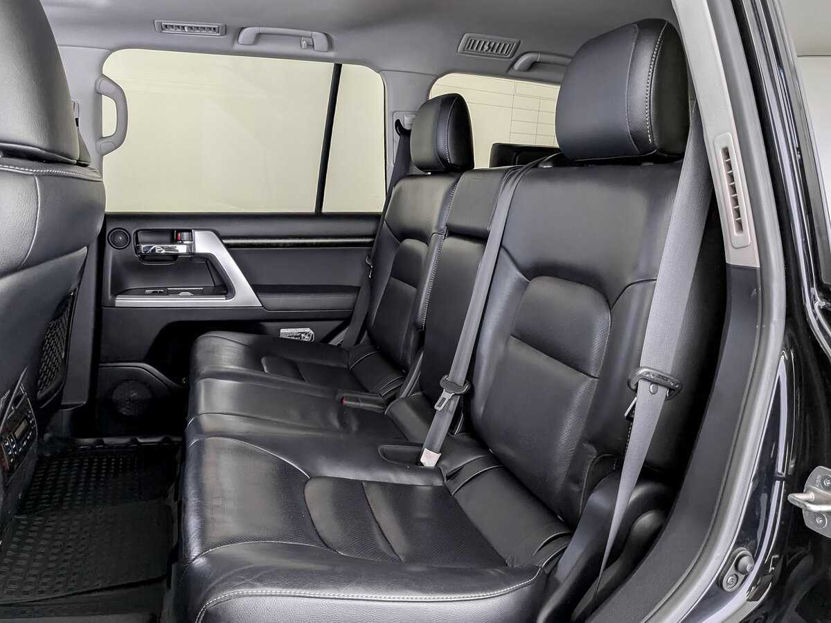 Купить Toyota Land Cruiser с пробегом. Фото: #11