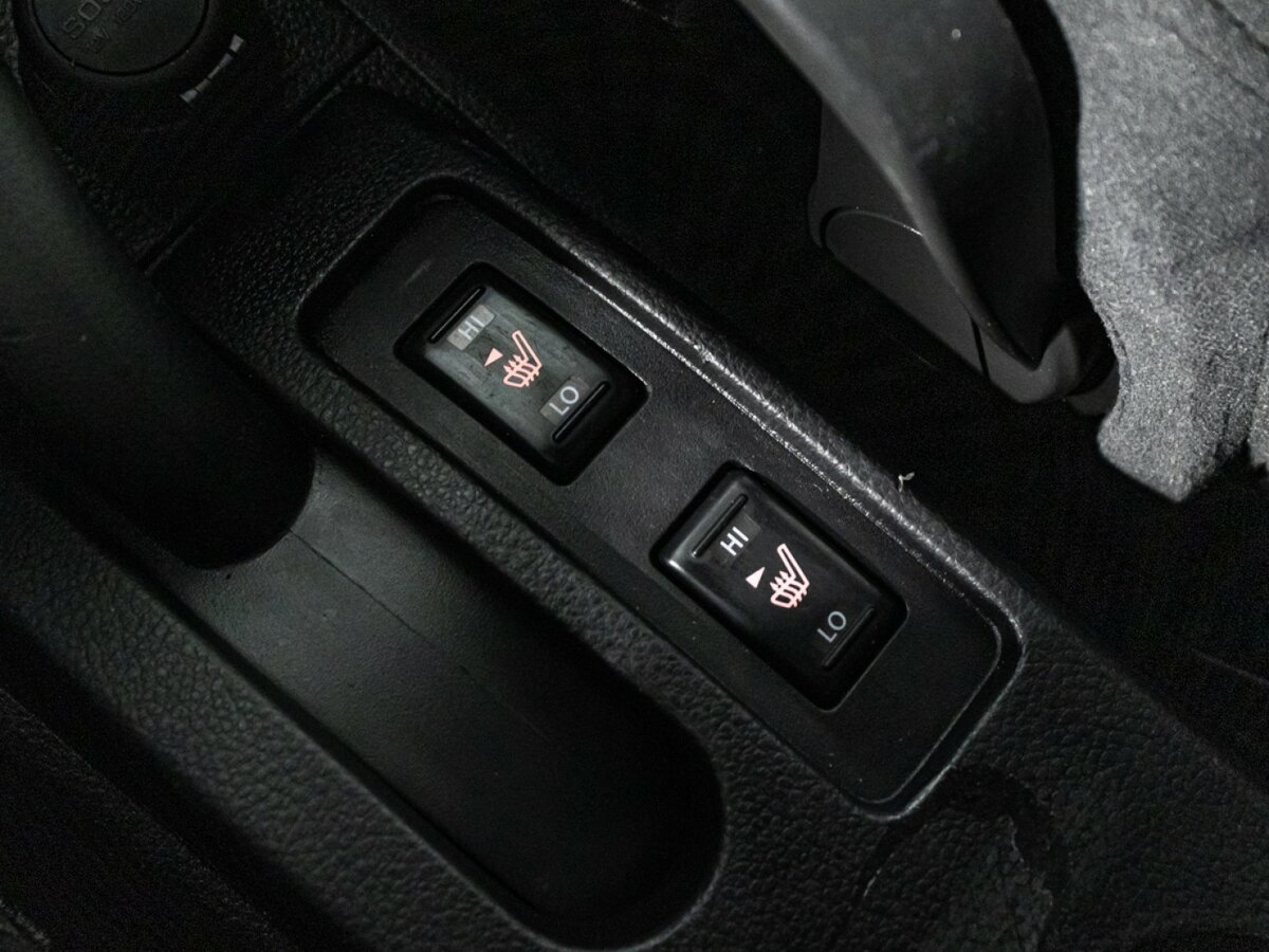 Купить Nissan Tiida с пробегом. Фото: #17