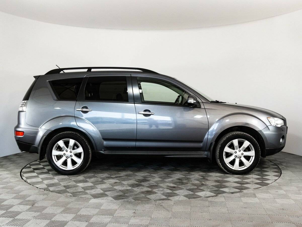 Купить Mitsubishi Outlander с пробегом. Фото: #3