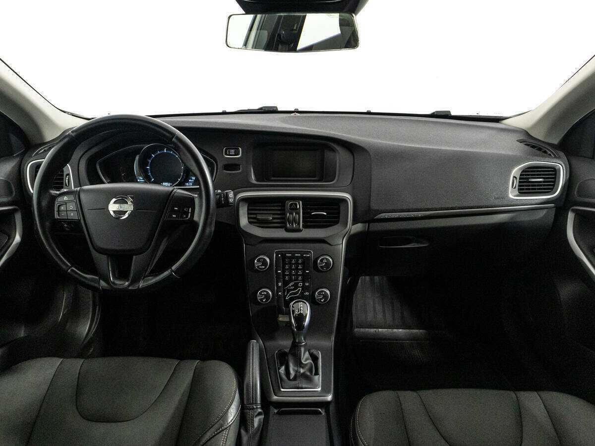 Купить Volvo V40 Cross Country с пробегом. Фото: #12