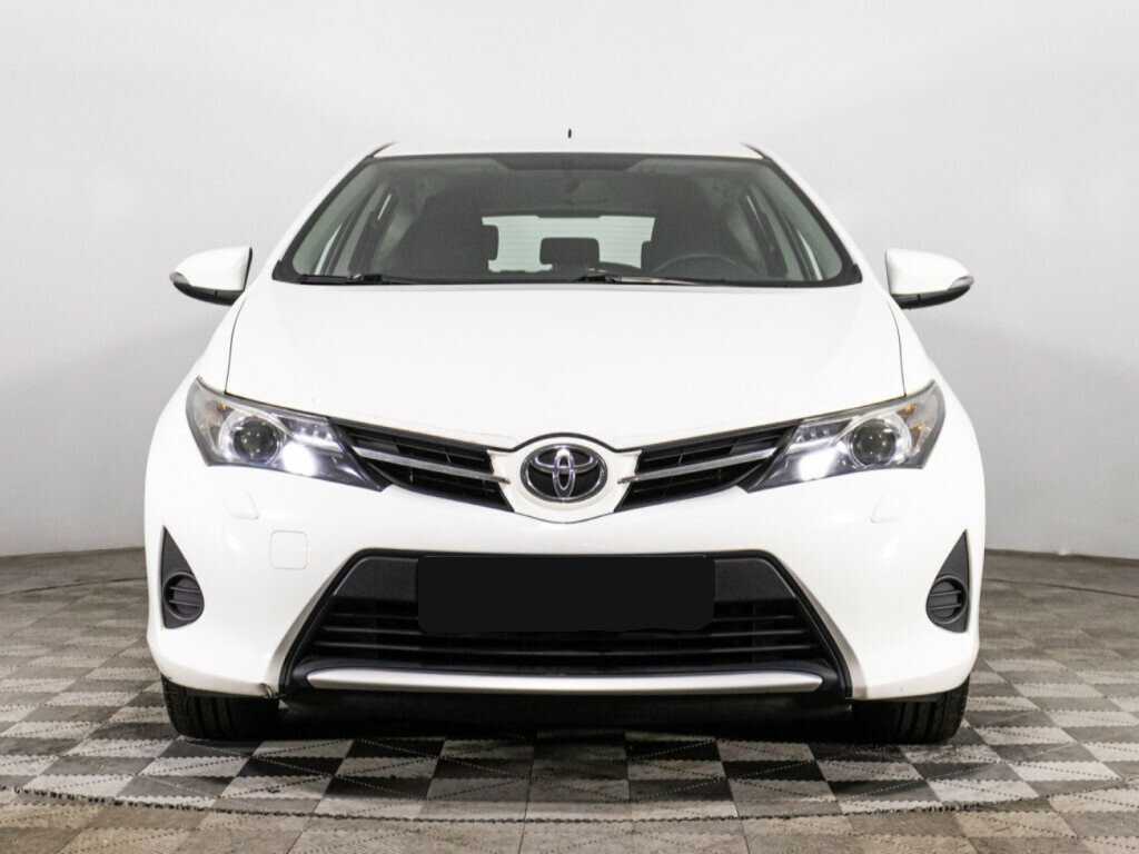 Купить Toyota Auris с пробегом. Фото: #1