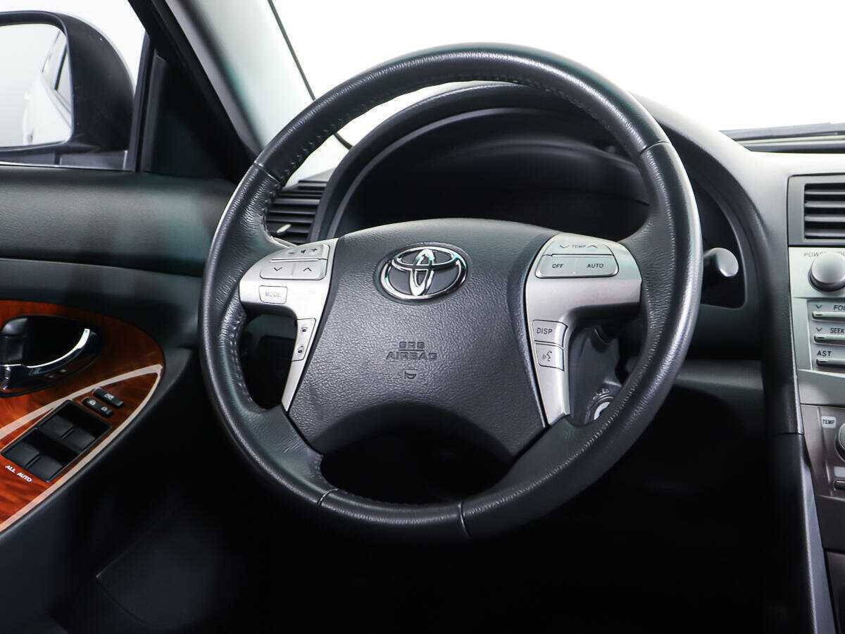 Купить Toyota Camry с пробегом. Фото: #14