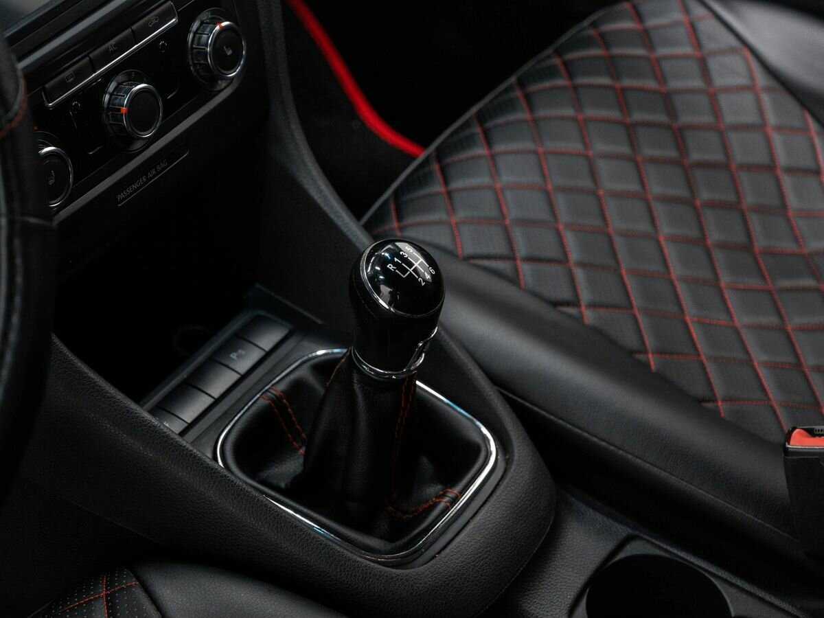 Купить Volkswagen Golf с пробегом. Фото: #16