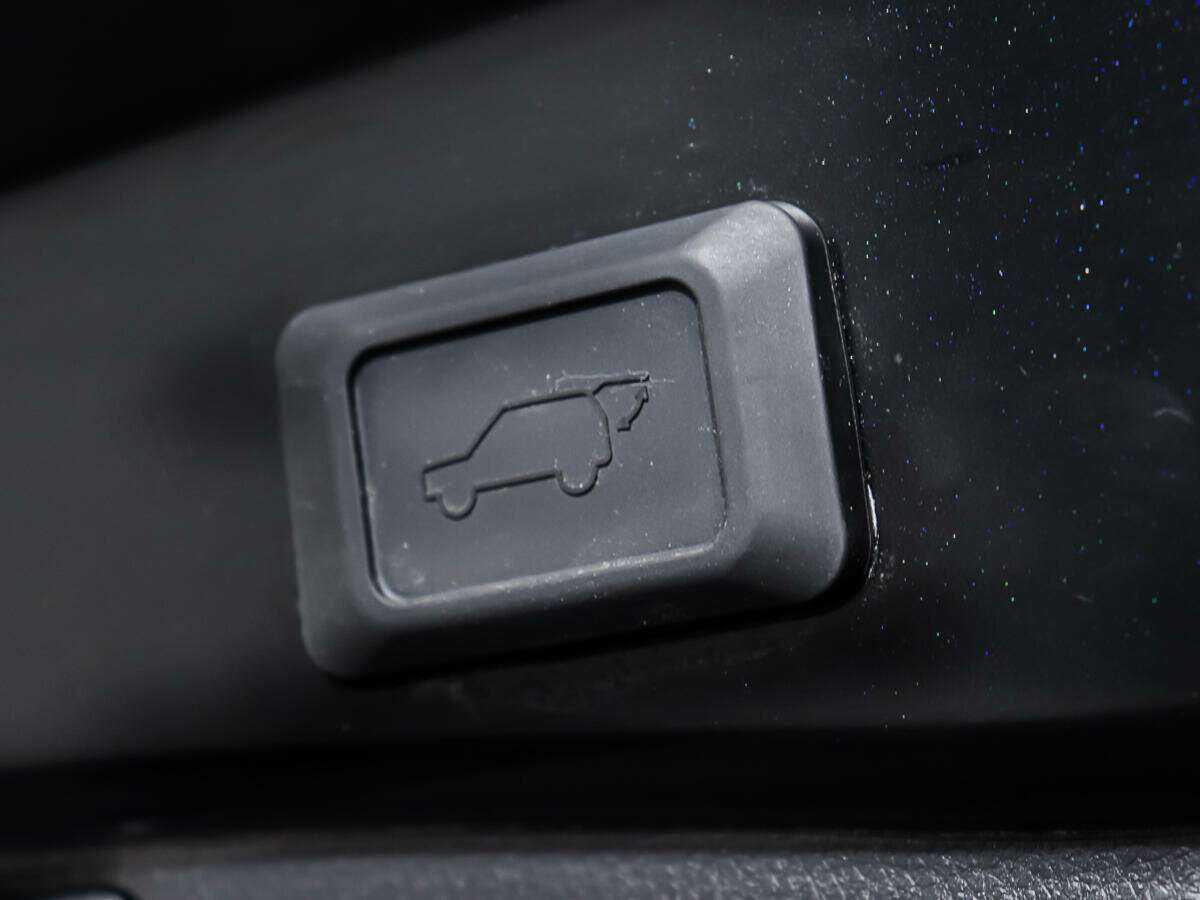 Купить Toyota RAV4 с пробегом. Фото: #15