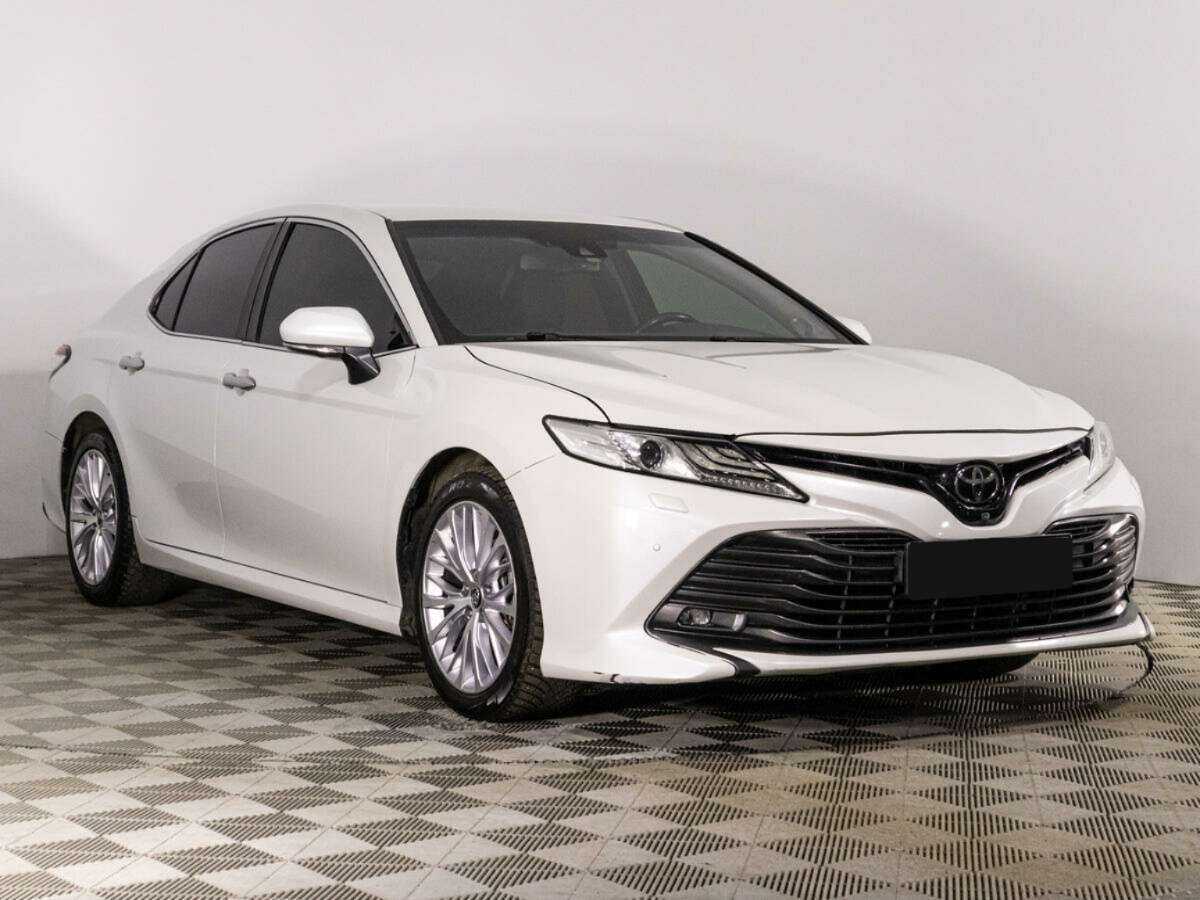 Купить Toyota Camry с пробегом. Фото: #2