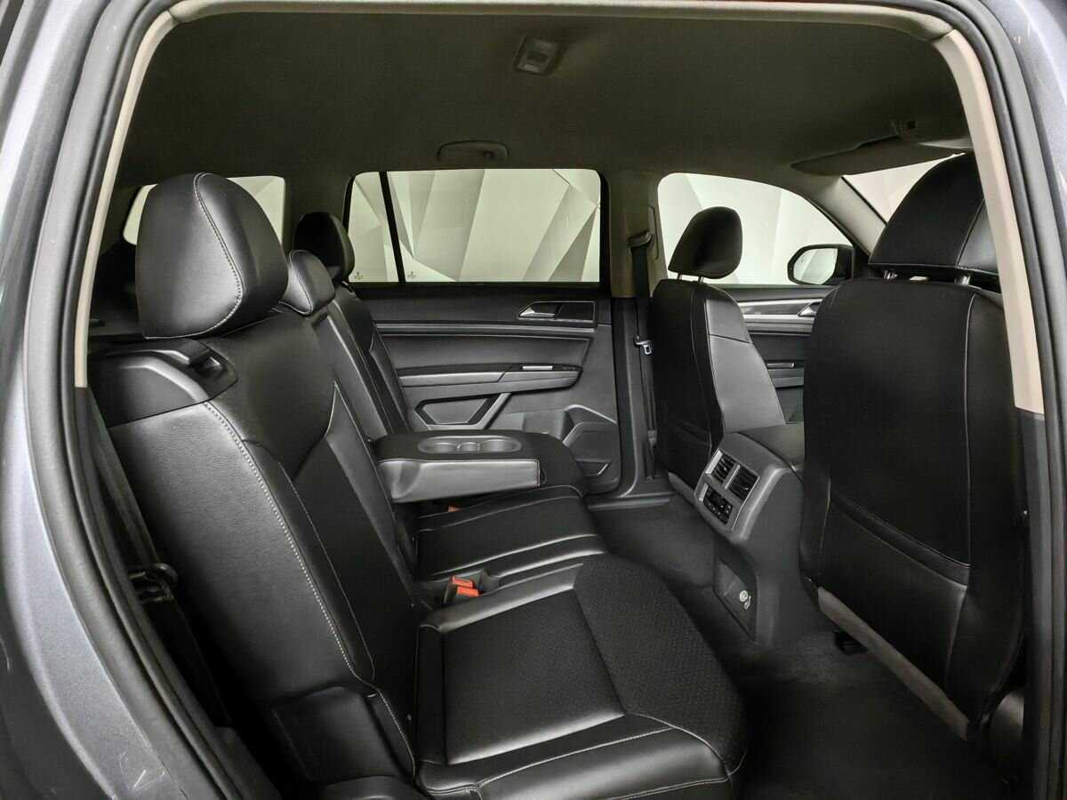 Купить Volkswagen Teramont с пробегом. Фото: #11