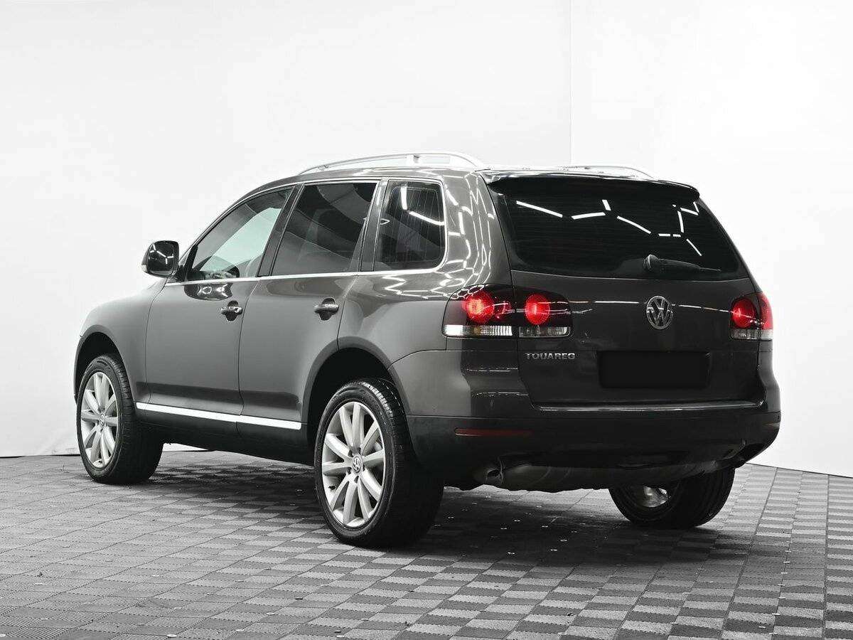 Купить Volkswagen Touareg с пробегом. Фото: #2