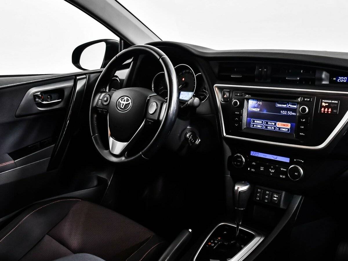 Купить Toyota Auris с пробегом. Фото: #10