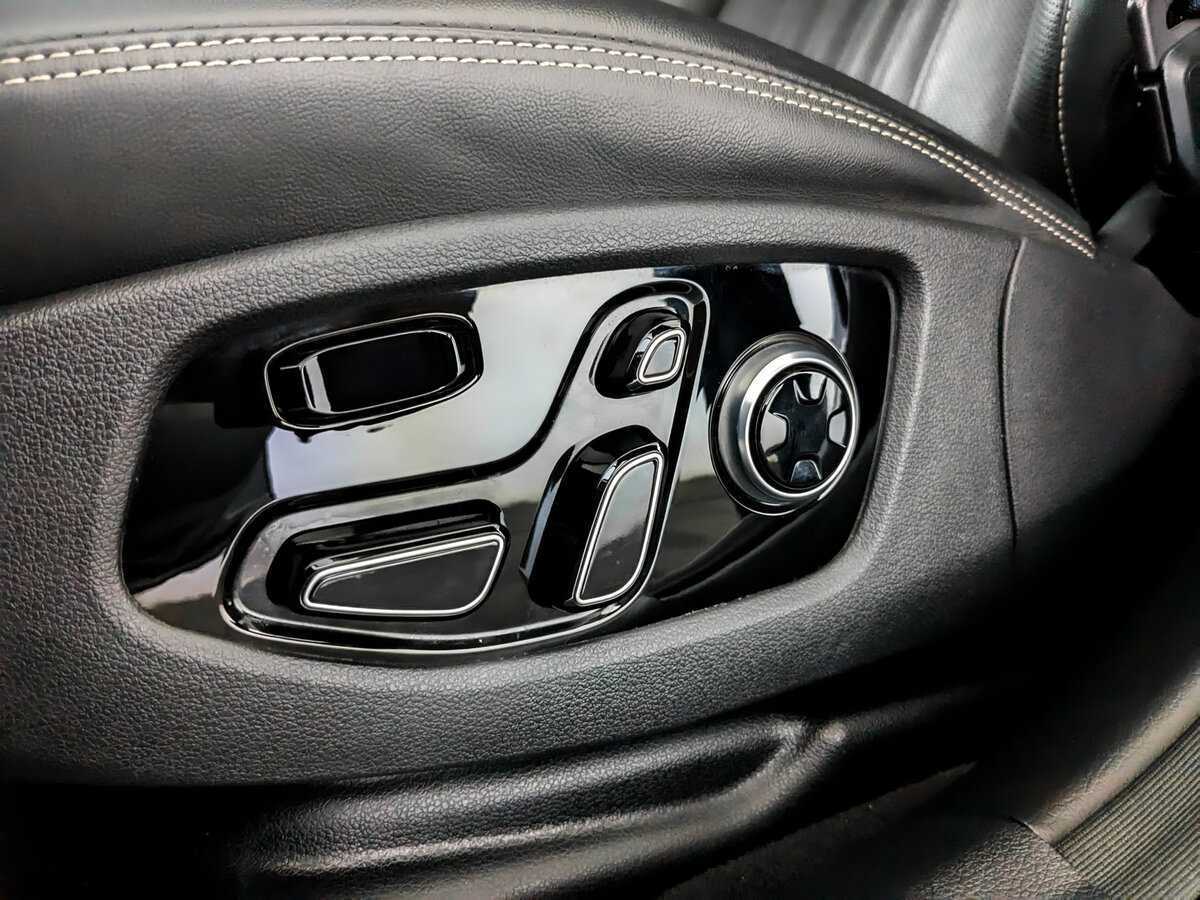 Купить Genesis G90 с пробегом. Фото: #13