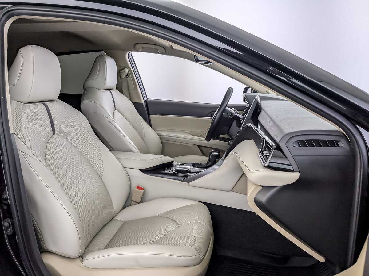 Купить Toyota Camry с пробегом. Фото: #19
