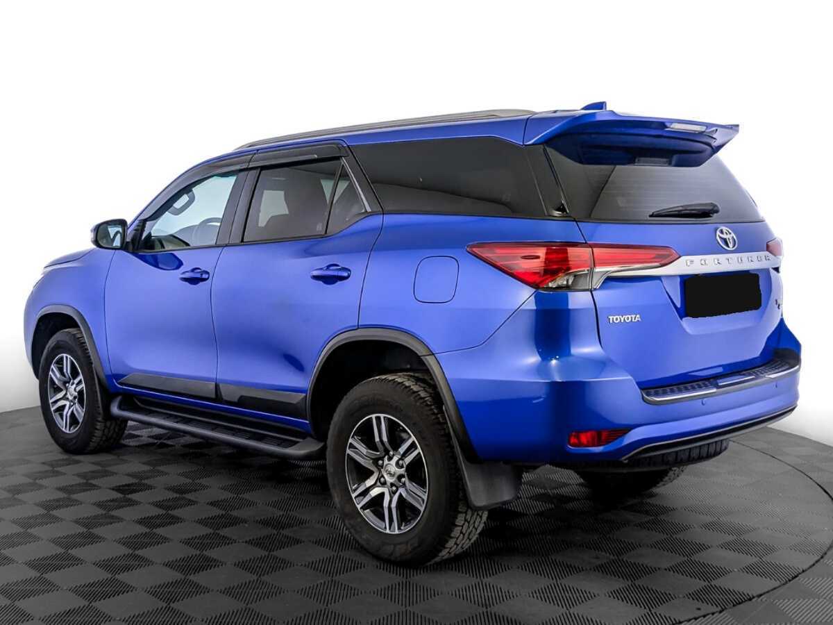 Купить Toyota Fortuner с пробегом. Фото: #6