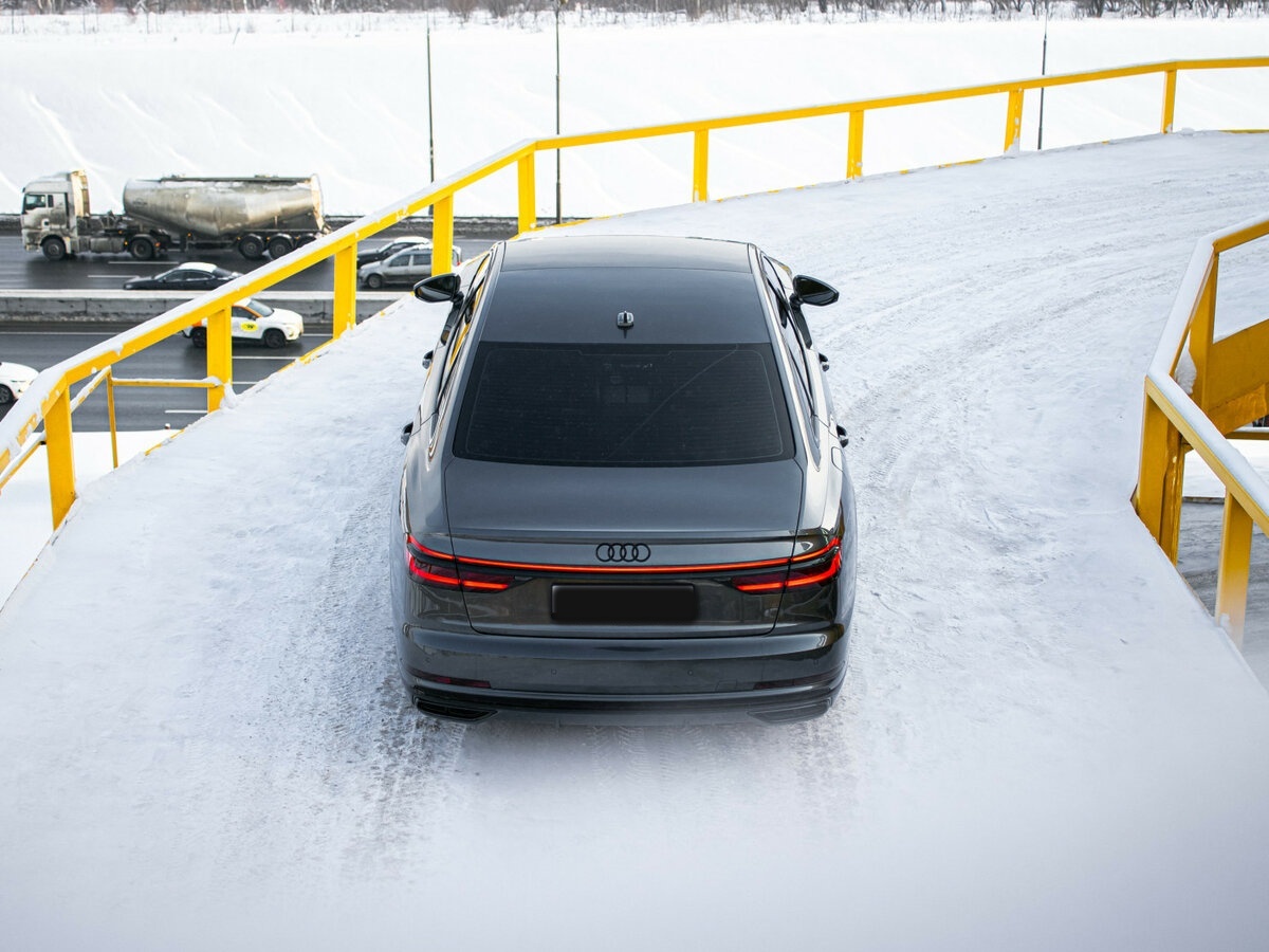 Купить Audi A8 с пробегом. Фото: #13