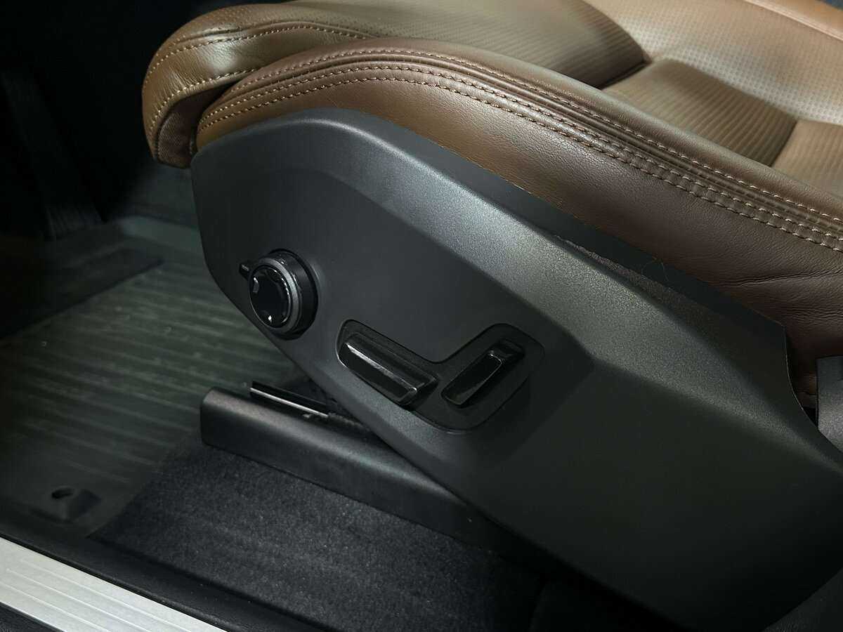 Купить Volvo XC60 с пробегом. Фото: #24