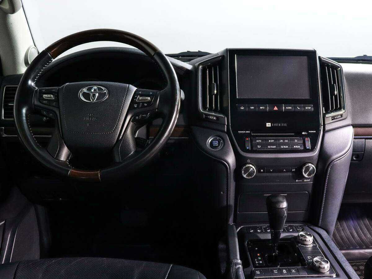 Купить Toyota Land Cruiser с пробегом. Фото: #11