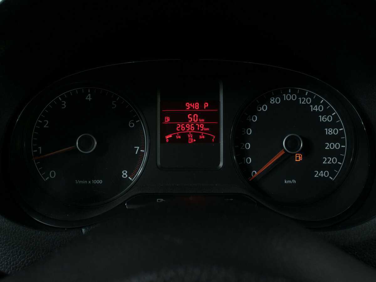 Купить Volkswagen Polo с пробегом. Фото: #9