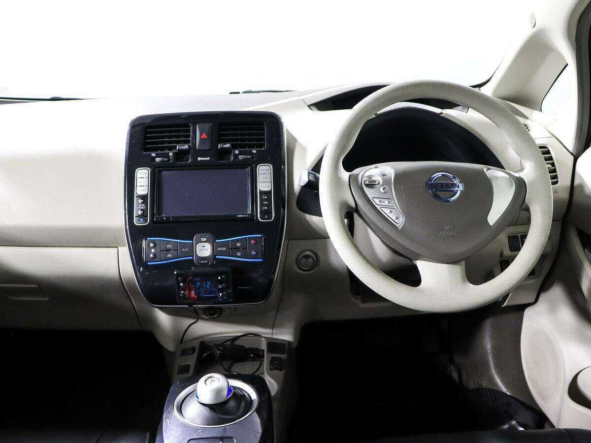 Купить Nissan Leaf с пробегом. Фото: #9