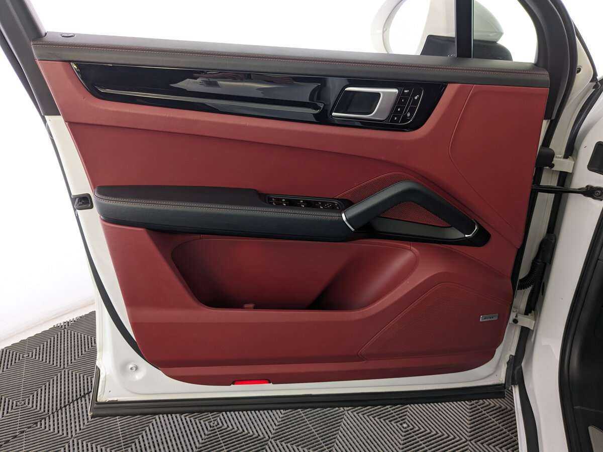 Купить Porsche Cayenne с пробегом. Фото: #13