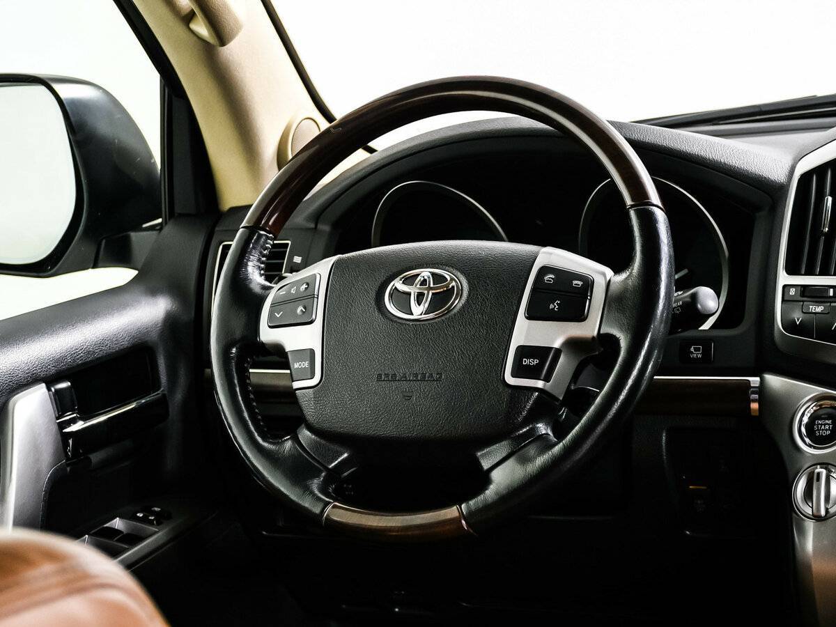 Купить Toyota Land Cruiser с пробегом. Фото: #14