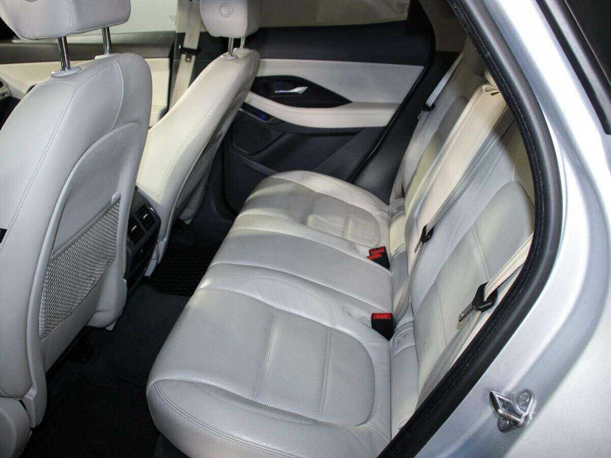 Купить Jaguar E-Pace с пробегом. Фото: #7