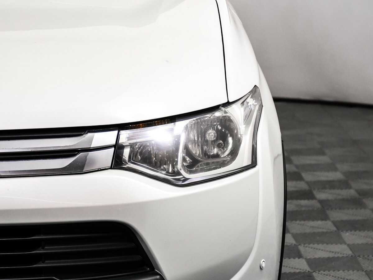 Купить Mitsubishi Outlander с пробегом. Фото: #14