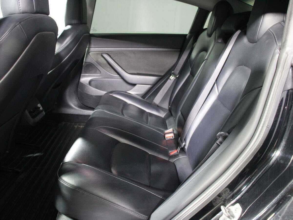 Купить Tesla Model 3 с пробегом. Фото: #9